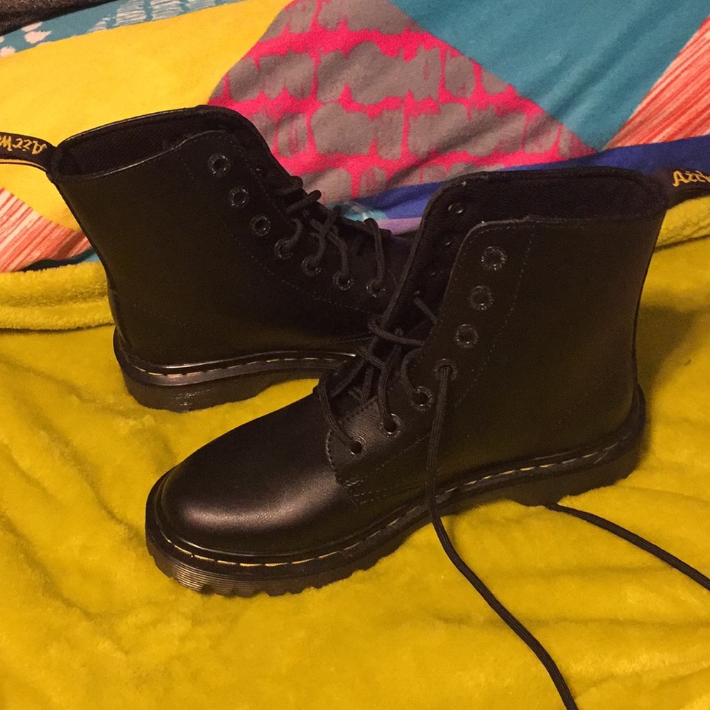 Women's Dr. Martens Air Wair size U.K. 5, US 7