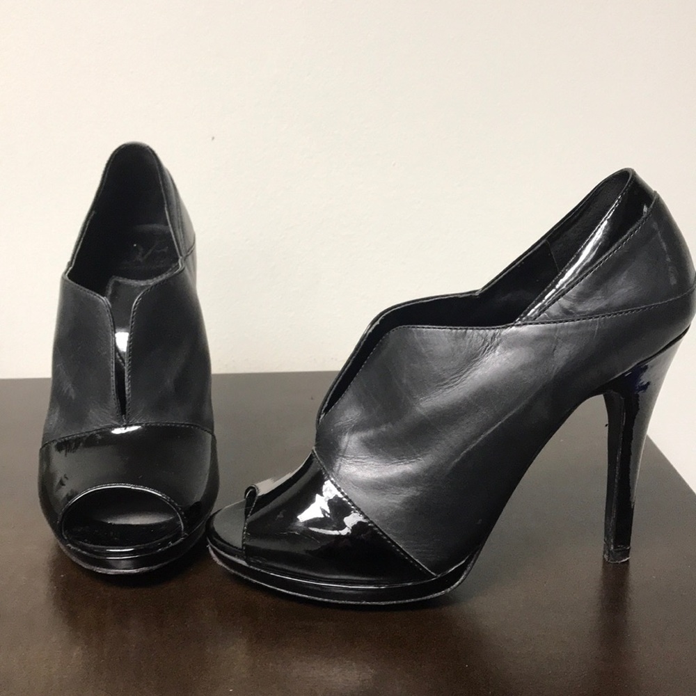 DVF Black Leather and Patent Leather Heels, 7.5