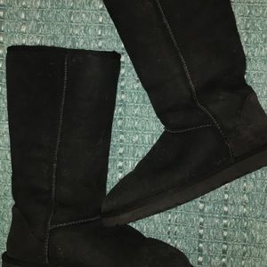 Black Uggs