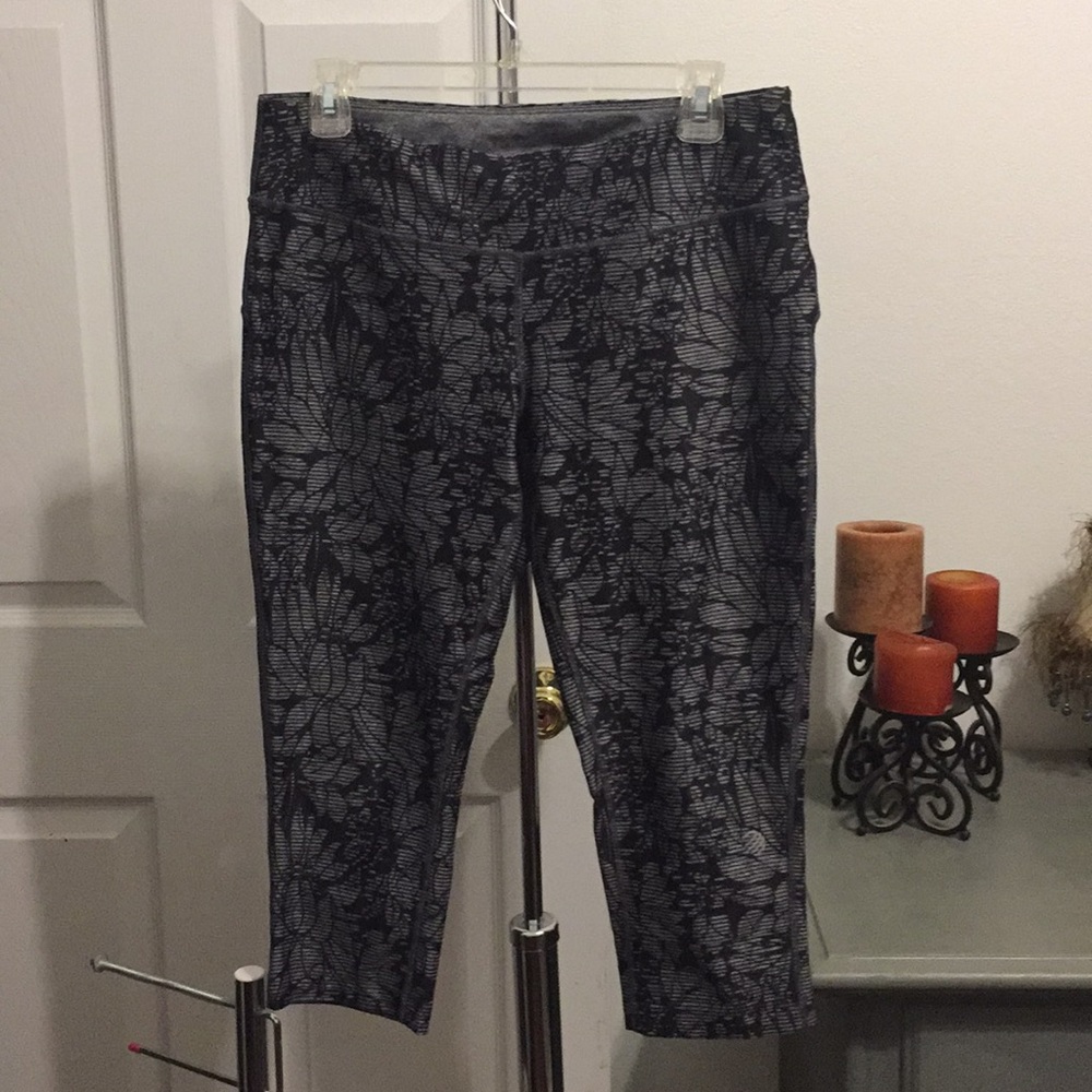 MPG Sz L Capri Athletic Leggings