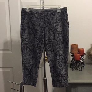 MPG Sz L Capri Athletic Leggings