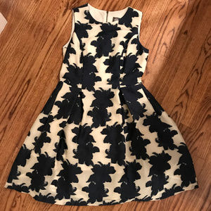 *NEVER BEEN WORN* Vince Camuto A-line Floral Dress