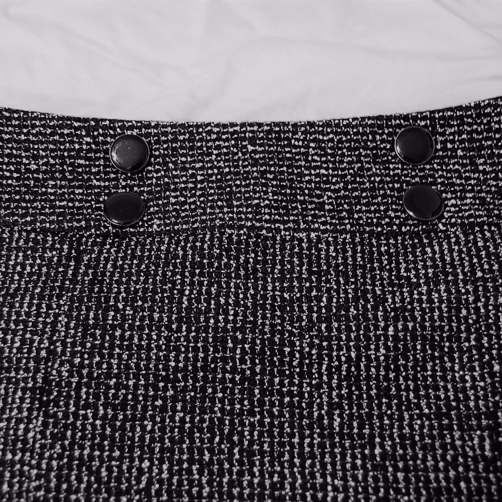 Short Black/White Skirt