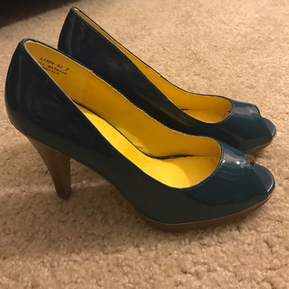 Anne Michelle peep-toe heels