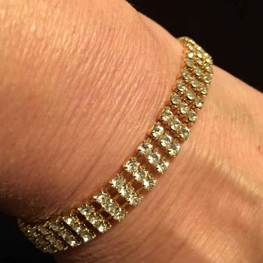 Tennis bracelet