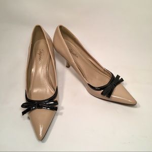 VINTAGE 90s CREAM PUMPS