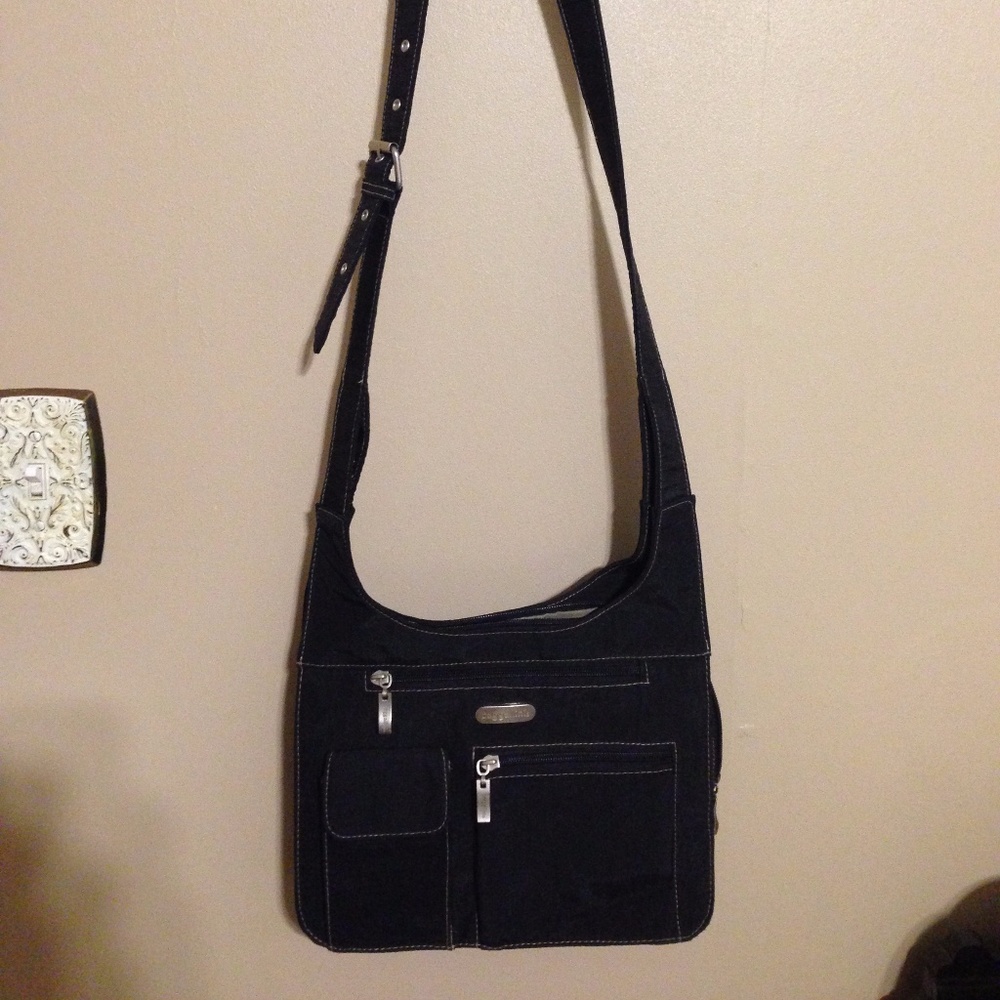 Baggallini Cross-body Travel Bag/Purse Compartment