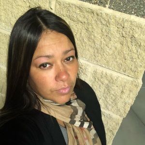 Meet your Posher, Ana maria