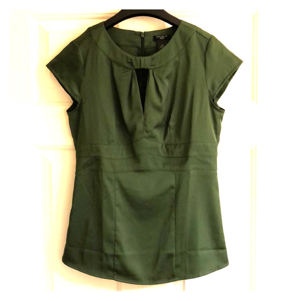 Ann Taylor green silk career top 00