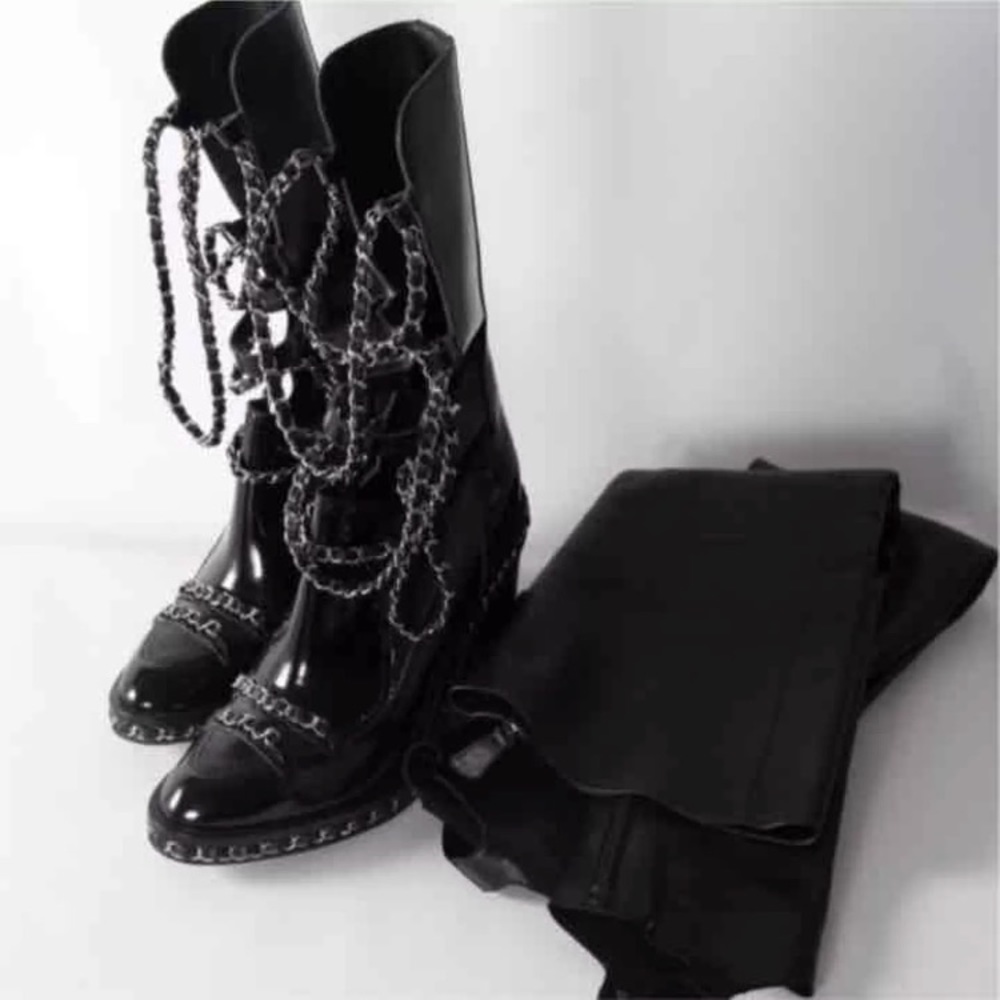 New Chain embellished boots