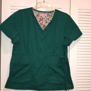 XL Koi Katelyn scrub top