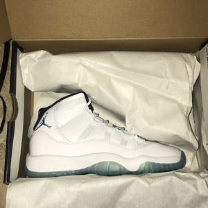 Air Jordan 11 Retro Legend Blue’s