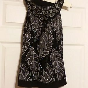 Scoop neck sleeveless sequeen top