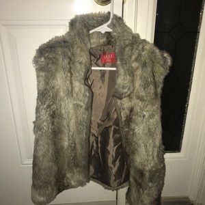 Elle faux fur vest