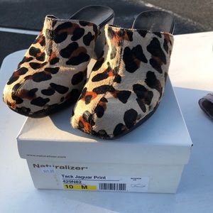 Leopard clogs
