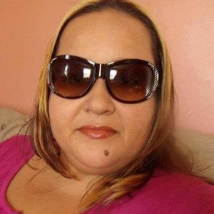 Meet your Posher, Idania