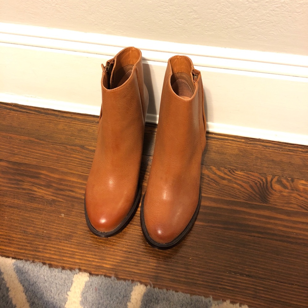 NWOT Urban Outfitters booties