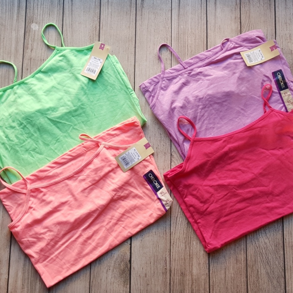 Lot of 4 built-in bra tanks