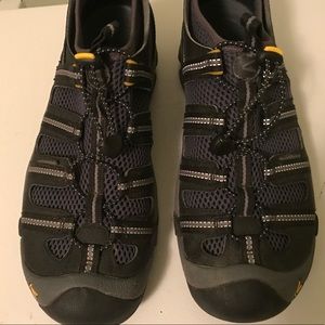 Keen outdoor water shoes. Men's size 8.5