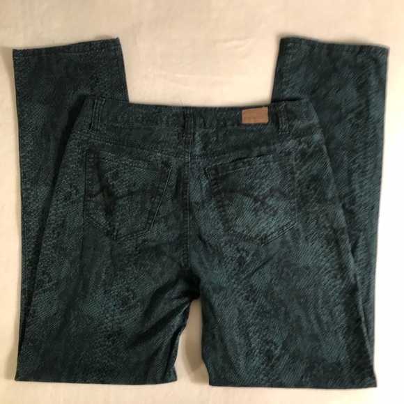 Bandolino Mandie snake print straight leg jeans - Picture 5 of 8