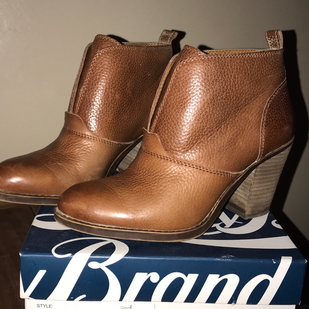 Lucky Brand leather booties. Color Toffee. So cute