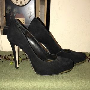 BCBGeneration black suede pumps! 👠