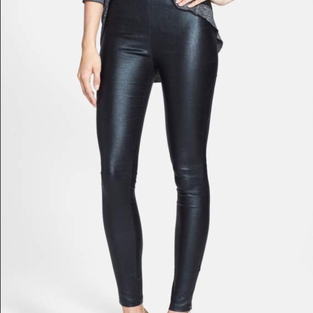 NWOT • MINKPINK •Out of This World Leggings