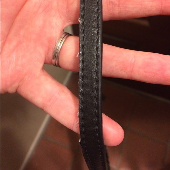 Tommy Hilfiger Signature Logo Black Crossbody Bag - Picture 7 of 8