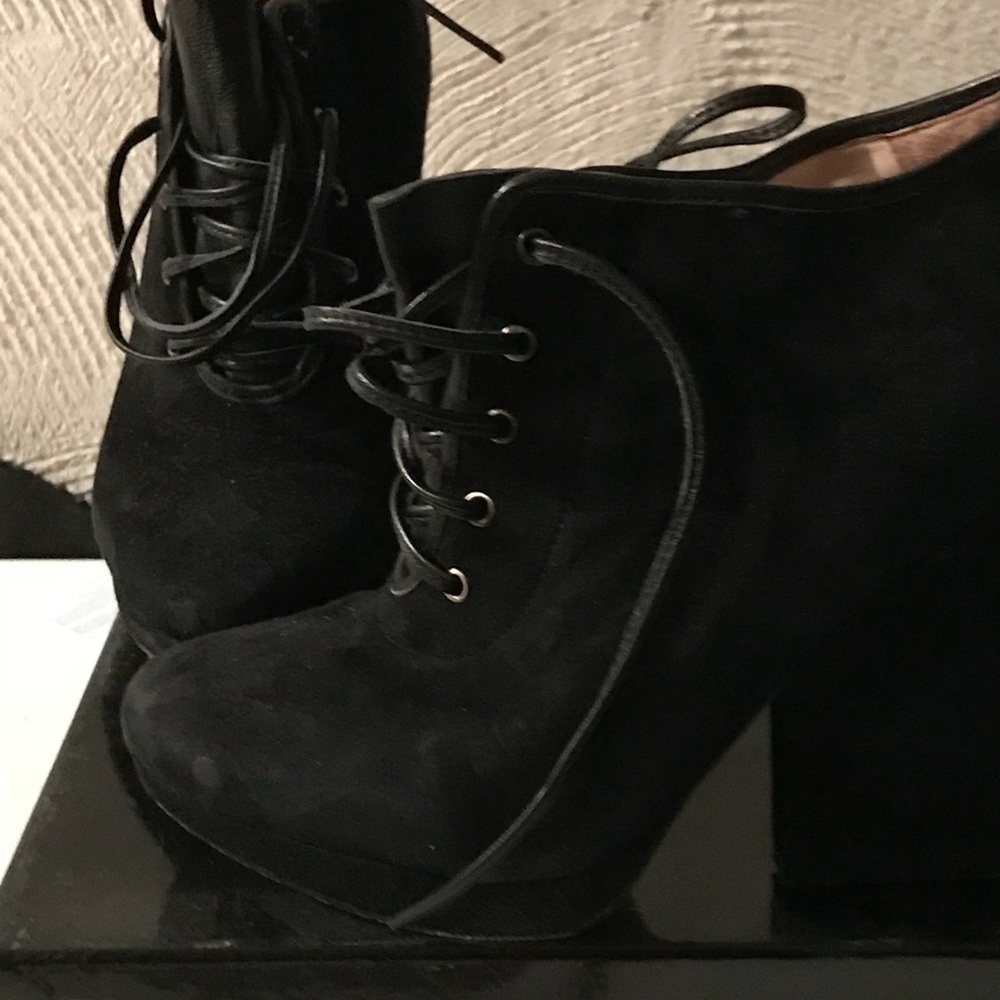 Ankle shoe