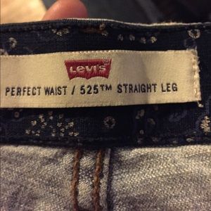Levi’s perfect waist / 525 straight leg
