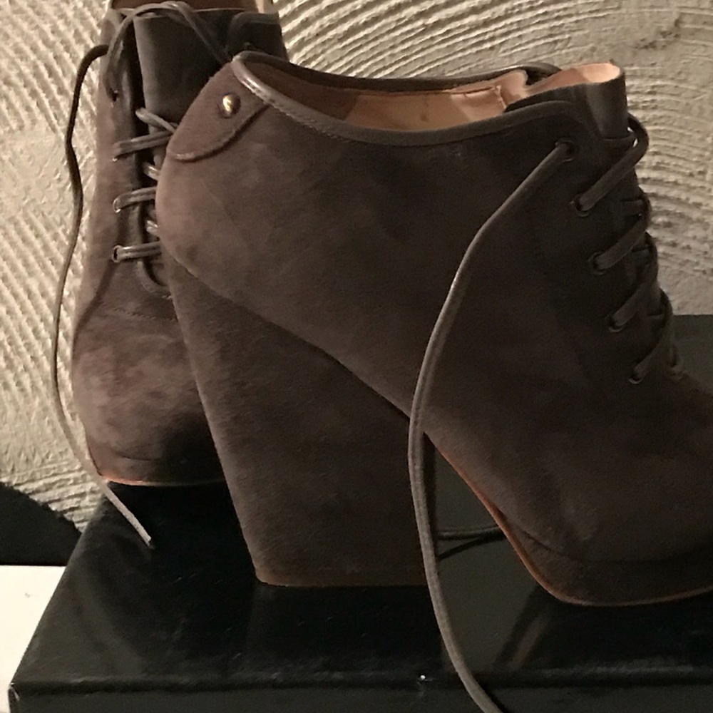 Ankle boot shoe