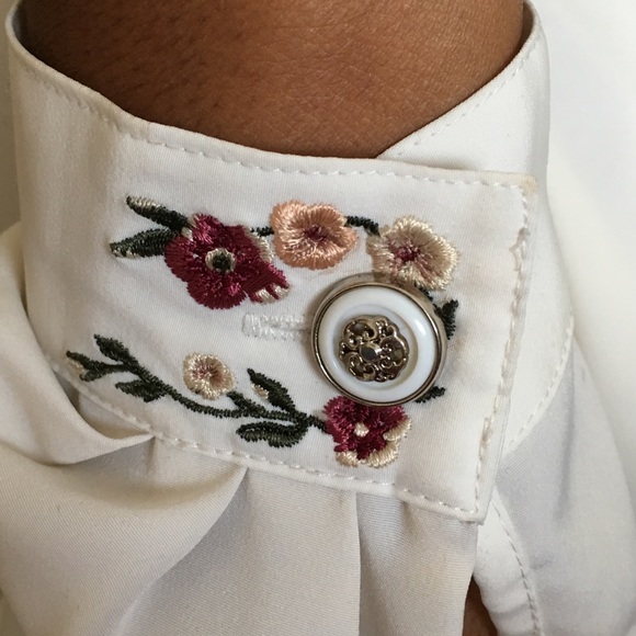 Vintage Chic Classy White Button Down - Picture 6 of 6