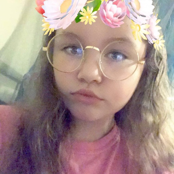 Meet your Posher, Mackenzie - Picture 3 of 7