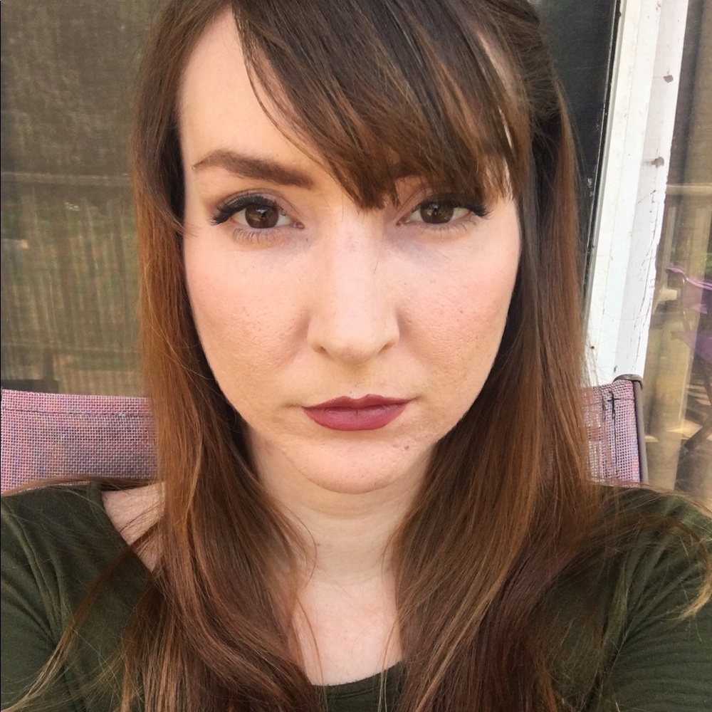 Meet your Posher, Ashley