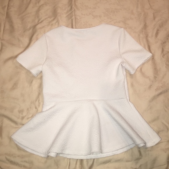 White textured peplum top - Picture 2 of 2