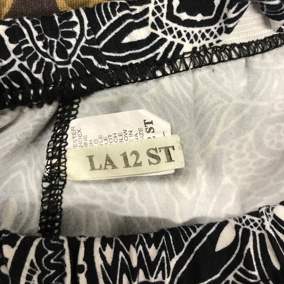 Black and White Leggings - Picture 4 of 5