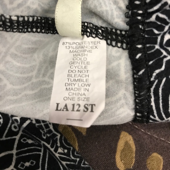 Black and White Leggings - Picture 5 of 5