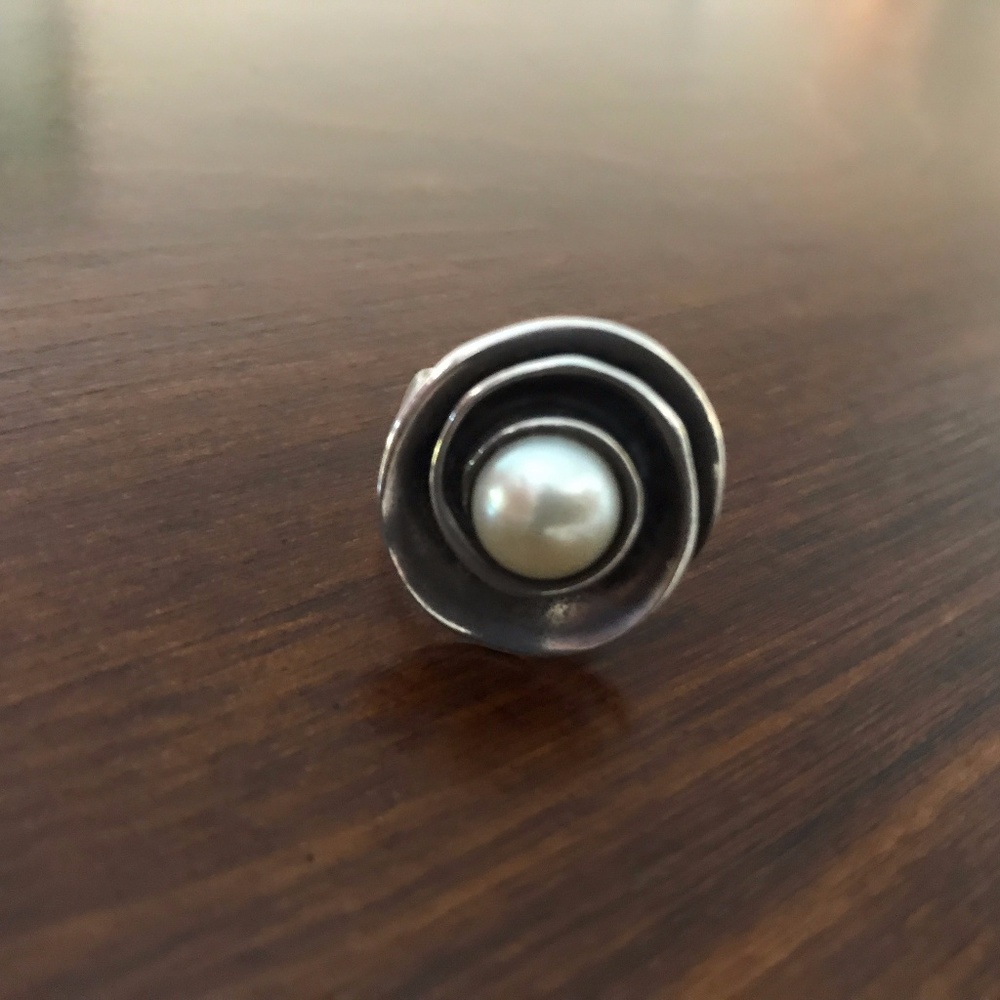 Silpada Silver Lily Pearl Ring