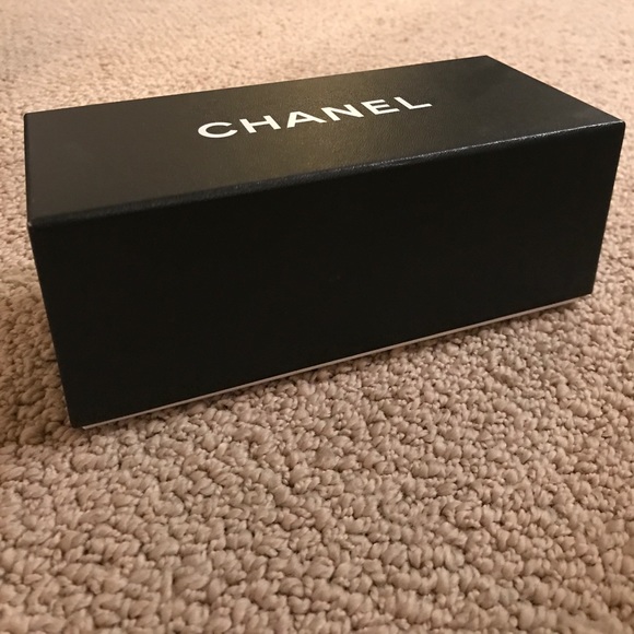 Chanel Box - Picture 2 of 4