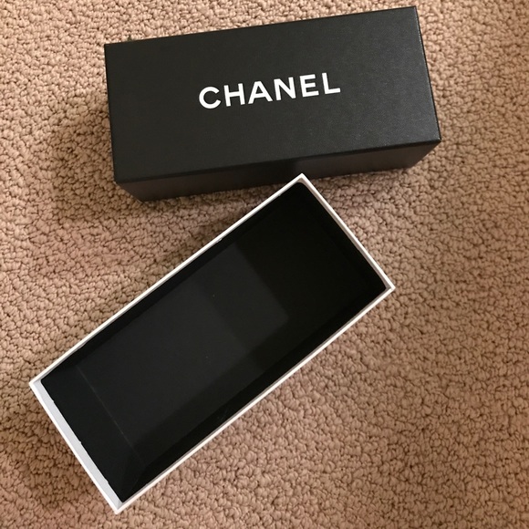 Chanel Box - Picture 3 of 4