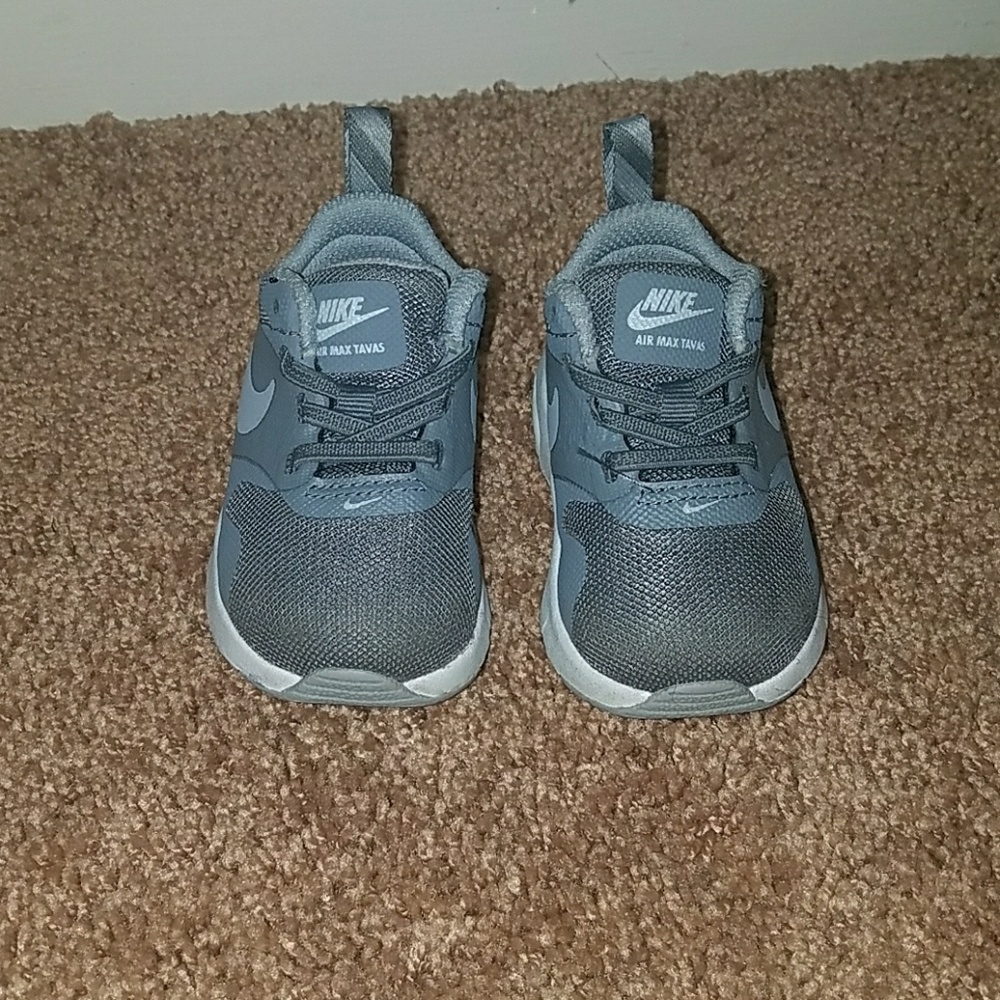 Nike Air Max Tavas size 3c