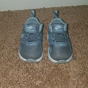 Nike Air Max Tavas size 3c
