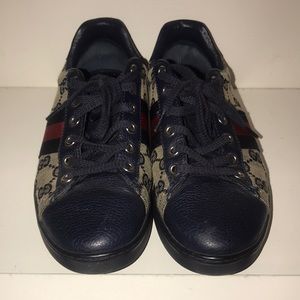 Women’s Authentic Sneakers Great condition