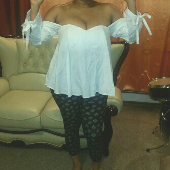 N/A ❌ ❌ ❌ SEXY OFF THE SHOULDER TOP - MEDIUM. .NWT! - Picture 5 of 5