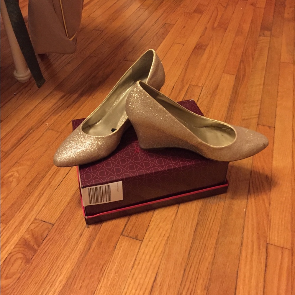 Express Gold Glitter Wedges Size 8