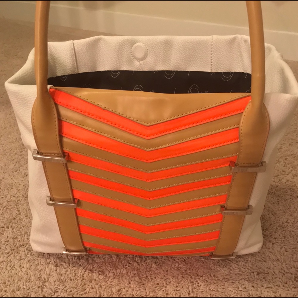 Gwen Stephanie Purse