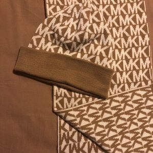 New Michael Kors Scarf and Hat Set