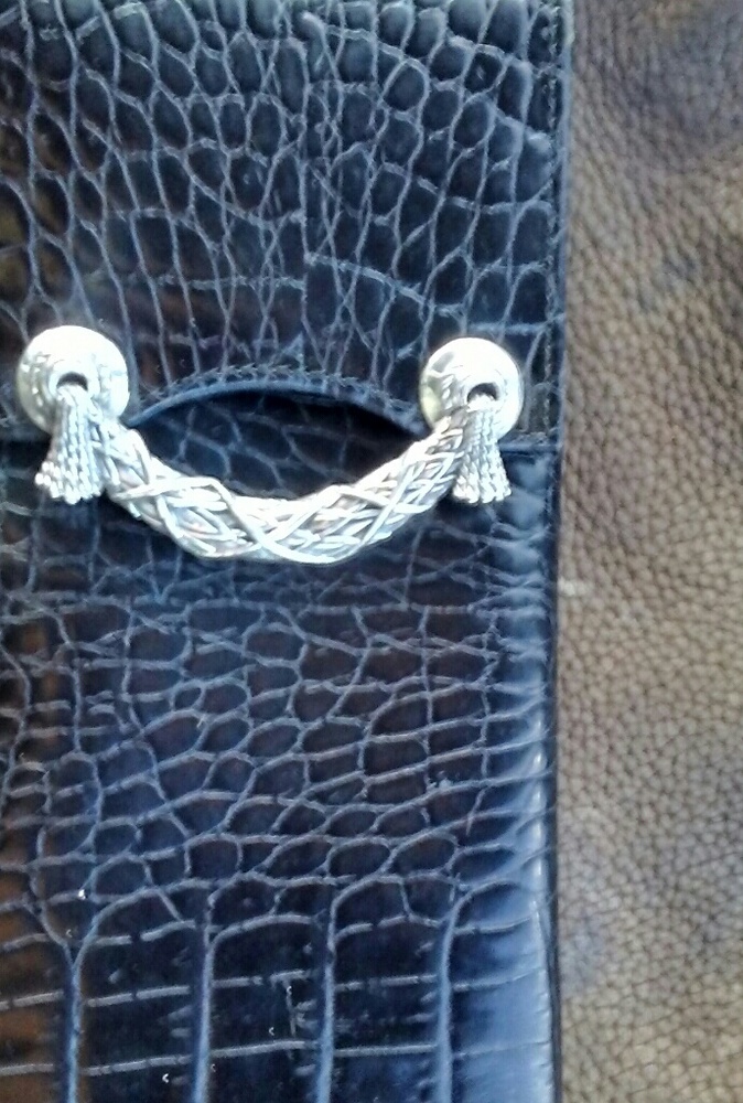 Very nice wallet good quality