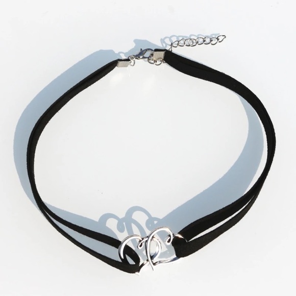 !!LAST ONE!! Double Heart Black Choker Necklace - Picture 2 of 3