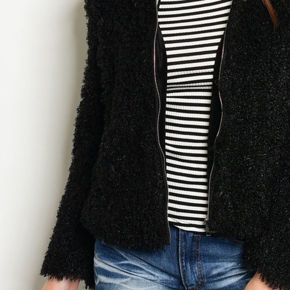 🎉SALE🎉✨Black Fuzzy Jacket✨ - Picture 3 of 3